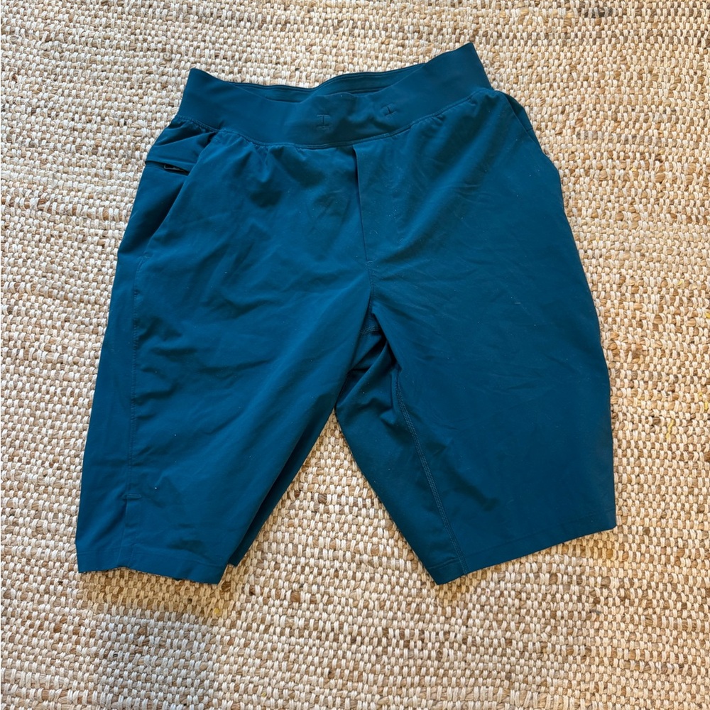 lululemon athletica Men's Athletic Shorts in Teal